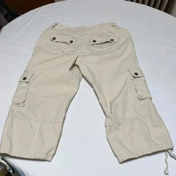 Khakis International Design Women’s Capri size8. - Picture 3 of 3